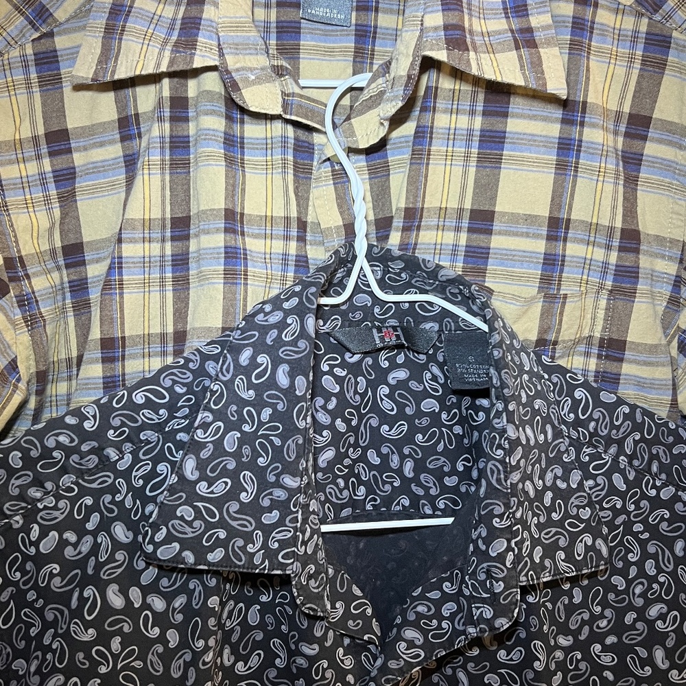 Shirts (2) - Picture 3 of 5